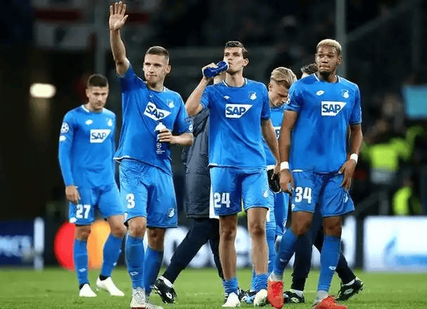 十人巴萨闷平加的斯西甲两连平